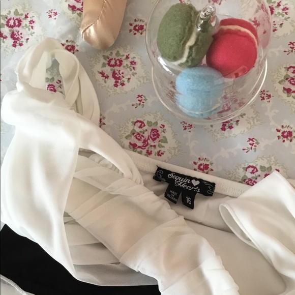 Venus Ruffles Girl Dress - Picture 4 of 8